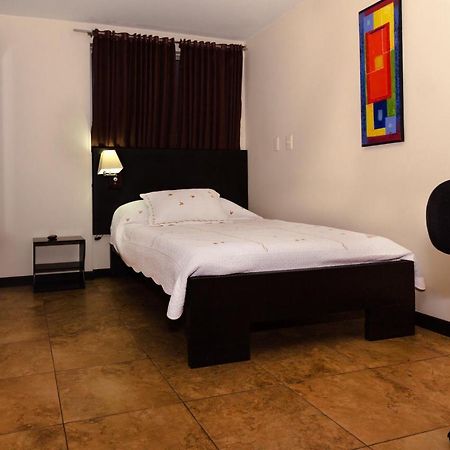 Hotel Alojate In Bogotá Eksteriør bilde